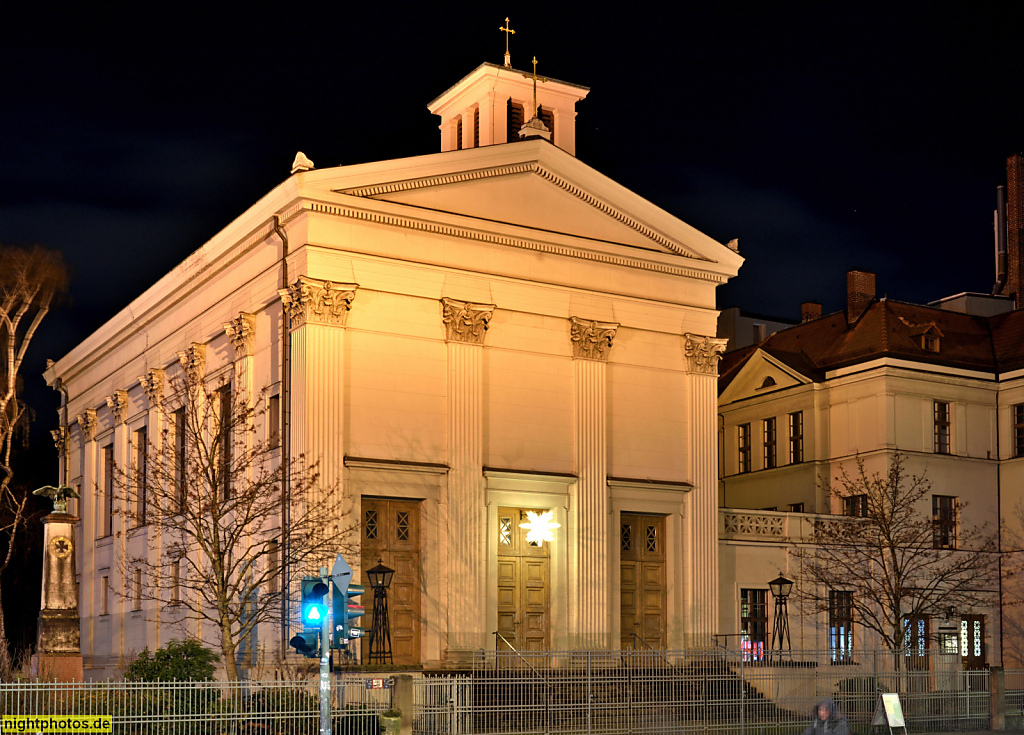 Berlin Mitte Gesundbrunnen St-Pauls-Kirche erbaut 1832-1835 von Karl Friedrich Schinkel. Glockenturm erbaut 1889-1890 von Max Spitta