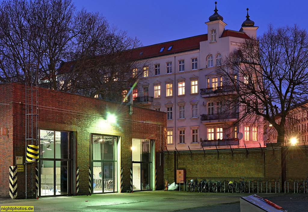 Berlin Mitte Gesundbrunnen Uferstudios für zeitgenössischen Tanz erbaut 1928 von Jean Krämer als Strassenbahnbetriebshof. Ehemaliges Werkstattgebäude