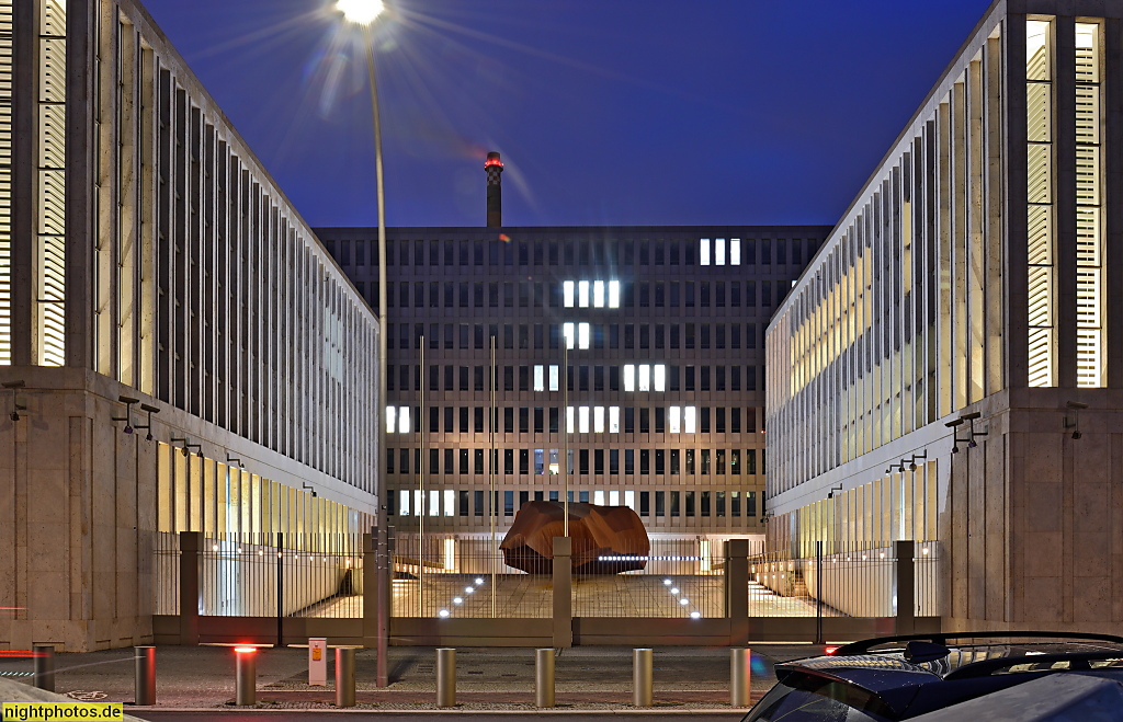 Berlin Mitte Bundesnachrichtendienst Zentrale erbaut 2006-2017 von Kleihues und Kleihues