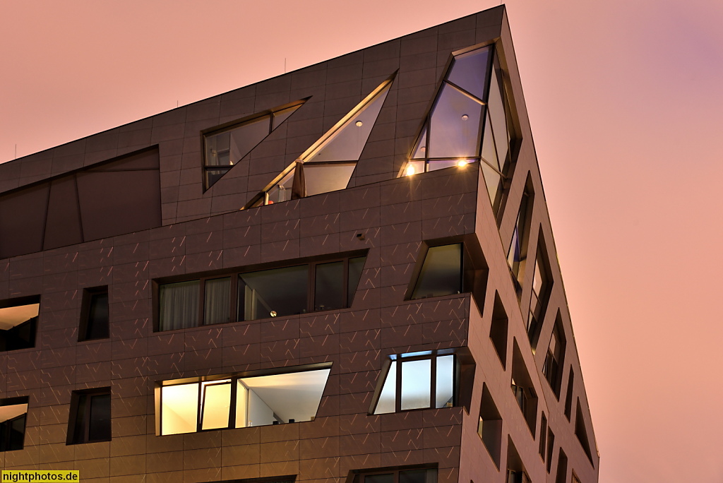 Berlin Mitte Sapphire Appartmenthaus von Daniel Libeskind erbaut 2018 in der Chausseestrasse 43