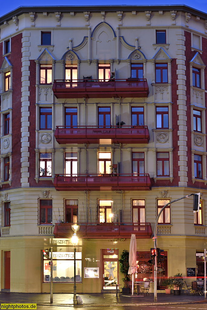 Berlin Mitte Gesundbrunnen Stuck Altbau Mietshaus erbaut 1896-1897 von August Wand und Joh. Matthiesen in der Gleimstrasse