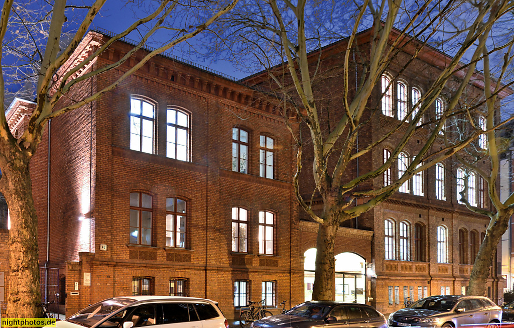Berlin Mitte Jugendzentrum 'Die Oase' und Musikschule Fanny Hensel. Erbaut 1868 als Köllnisches Gymnasium mit Lehrerwohnhaus von Stadtbaurat Adolf Gerstenberg