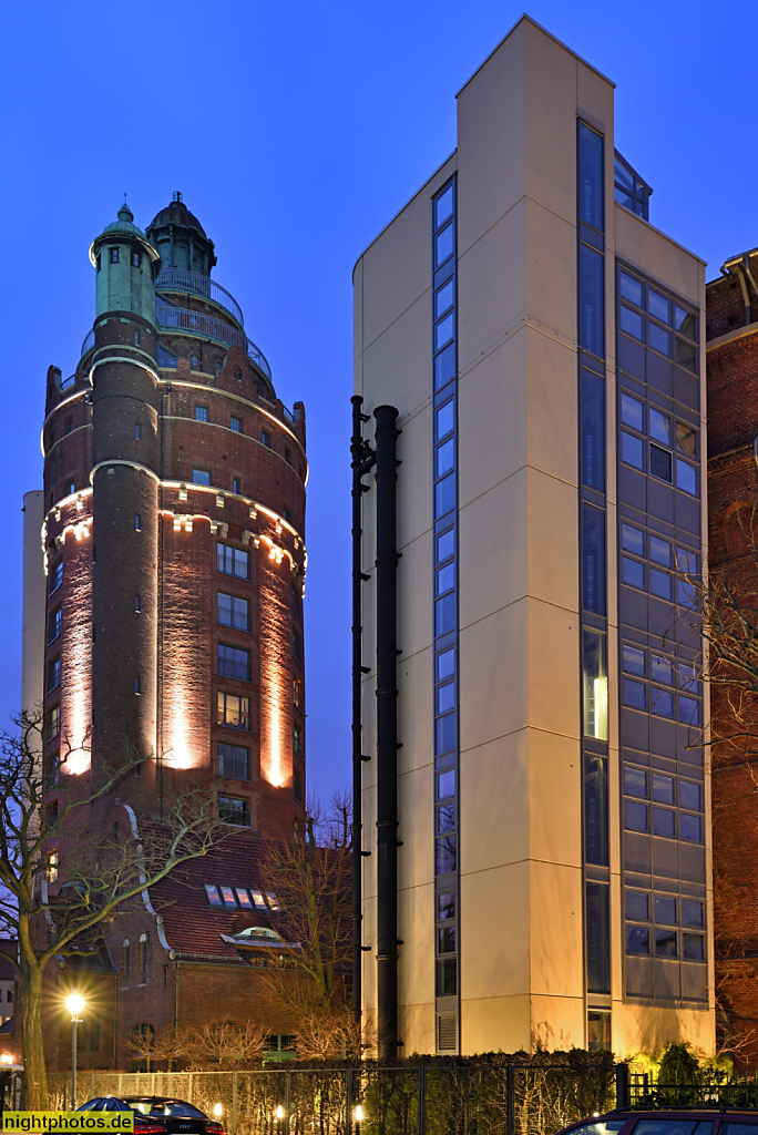 Berlin Westend Wohnturm ehemals Wasserturm-West erbaut 1909-1910 von Heinrich Seeling. Wasserturm-Ost erbaut 1881 von Bernhard August Salbach