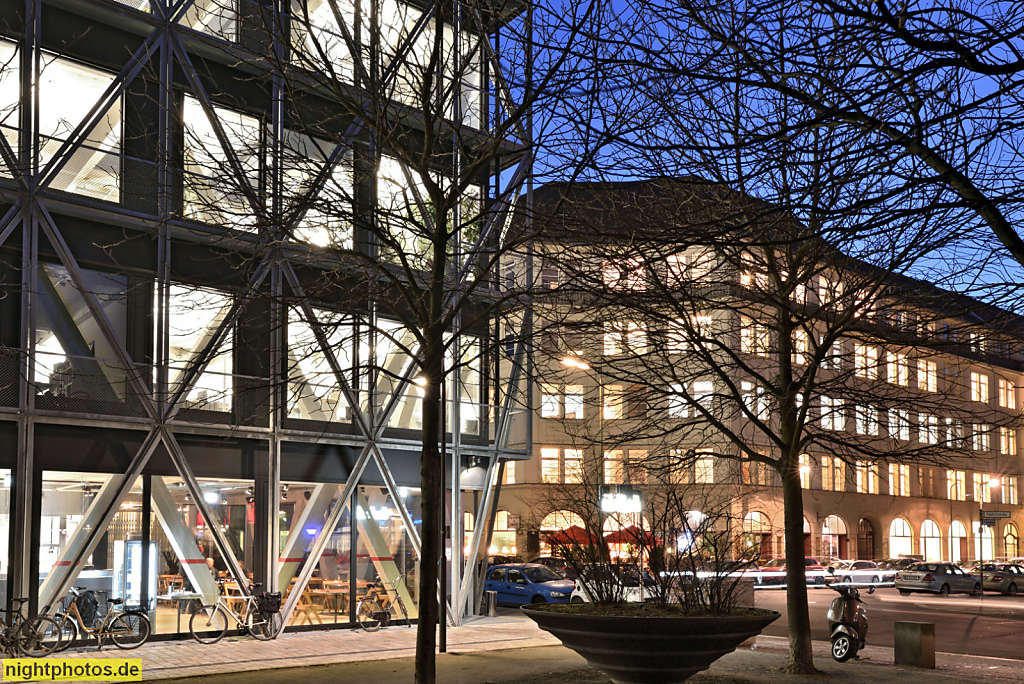 Berlin Kreuzberg TAZ-Verlagshaus erbaut 2018 von Architekturbüro E2A aus Zuerich. TAZ-Kantine