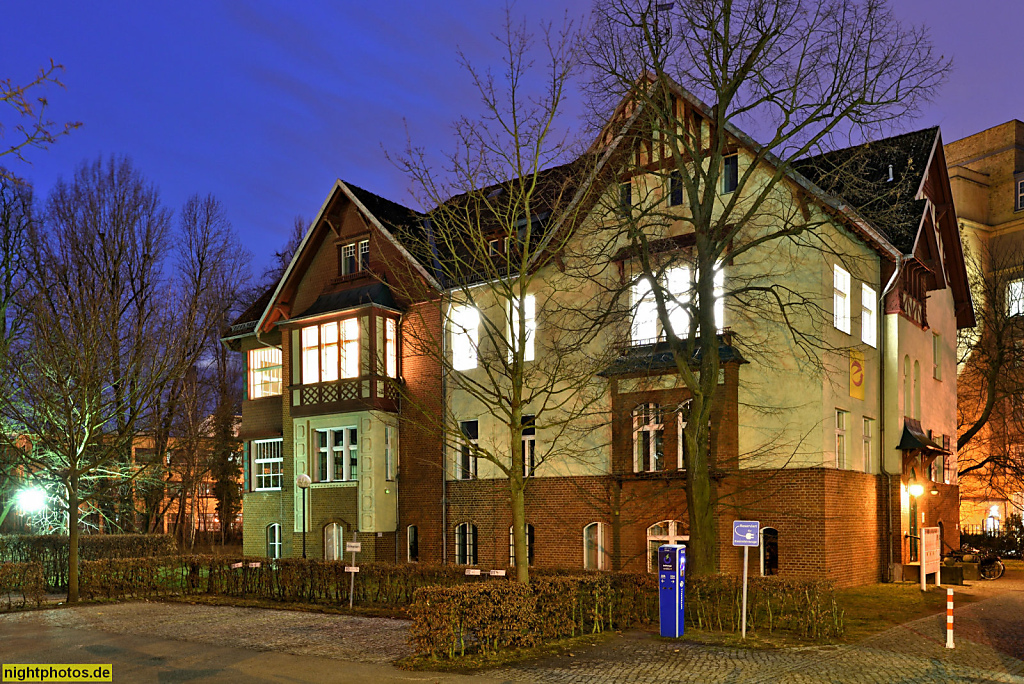 Berlin Oberschöneweide Villa Rathenow. Erbaut 1901-1902 als Direktorenwohnhaus des AEG-Kabelwerks Oberspree von Johannes Kraaz. Anbau 1906 und 1913