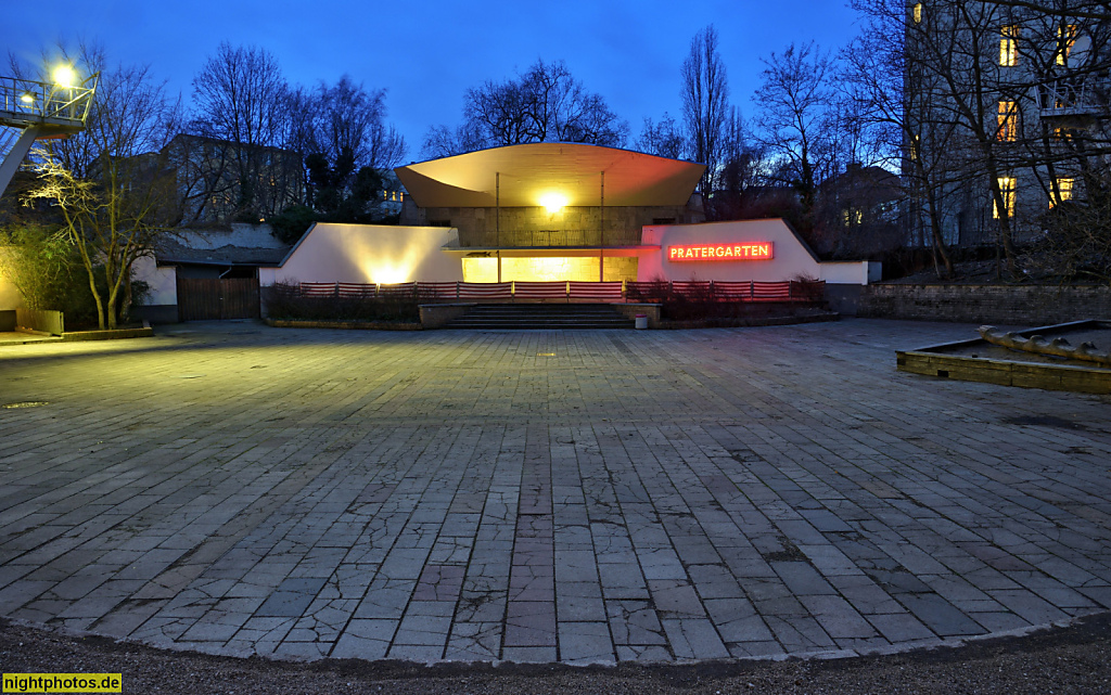 Berlin Prenzlauer Berg Pratergarten. Veranstaltungsort mit Freiluftbühne