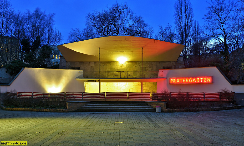 Berlin Prenzlauer Berg Pratergarten. Veranstaltungsort mit Freiluftbühne