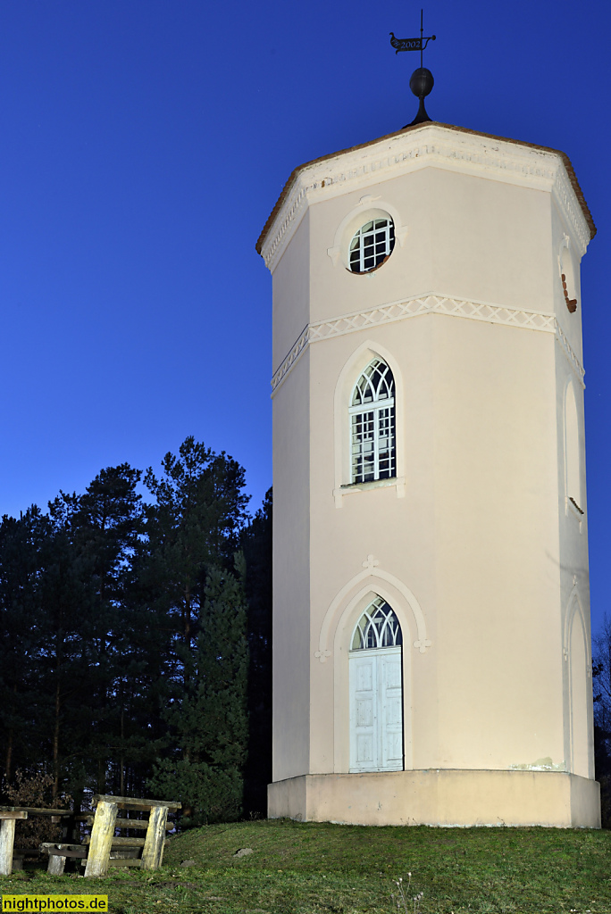 Rheinsberg Wartturm erbaut 1790 unter Prinz Heinrich von Preussen. Errichtet auf oktogonalem Grundriss mit Kegeldach und Wetterfahne