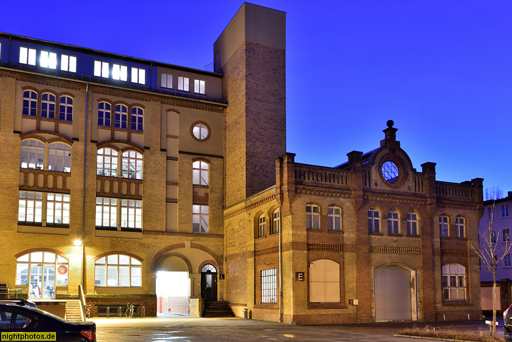 Berlin Treptow Schuckerthöfe. Eigentümer seit 2011 Nicolas Berggruen. Erbaut 1896-1898 für Elektrizitäts-Aktiengesellschaft Schuckert und Co.