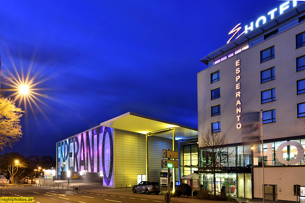 Fulda Esperanto Veranstaltungshalle und Hotel erbaut 2005 von Architekturatelier Christ für Investor Leo Groll