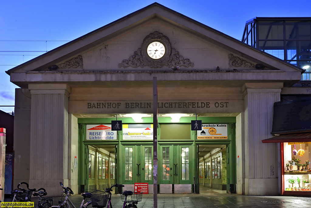 Berlin Lichterfelde Bahnhofsportal Lichterfelde-Ost Südostseite erbaut 1913-1916 von Karl Cornelius und Alfred Lücking