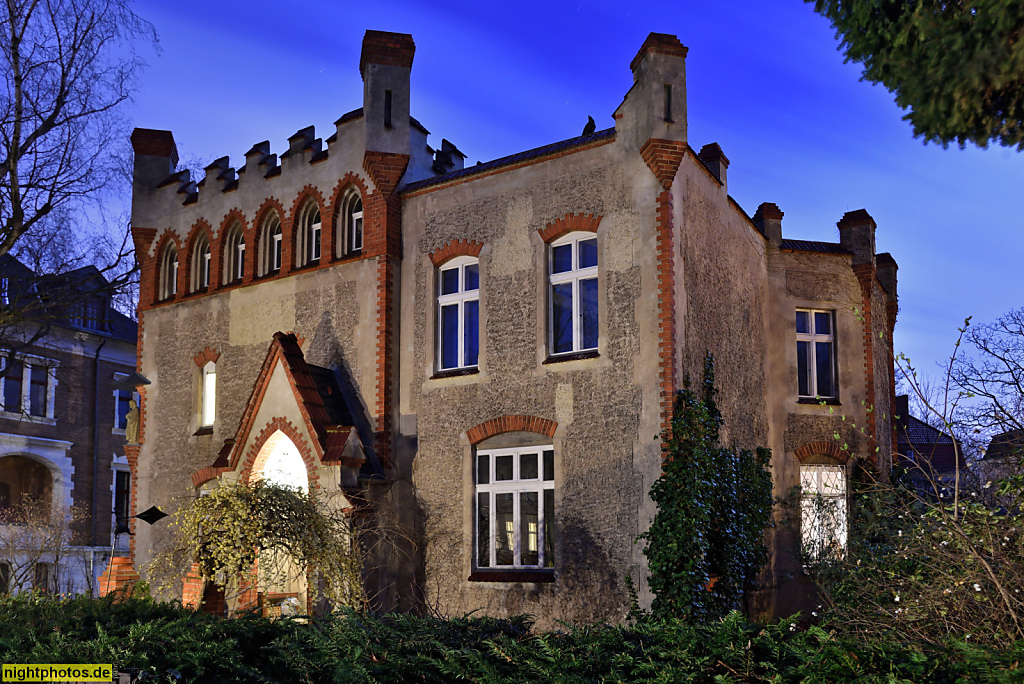 Berlin Lichterfelde Wohnhaus in der Paulinenstrasse 28 erbaut 1896-1897 von Architekt Gustav Lilienthal für Bauherr Plate