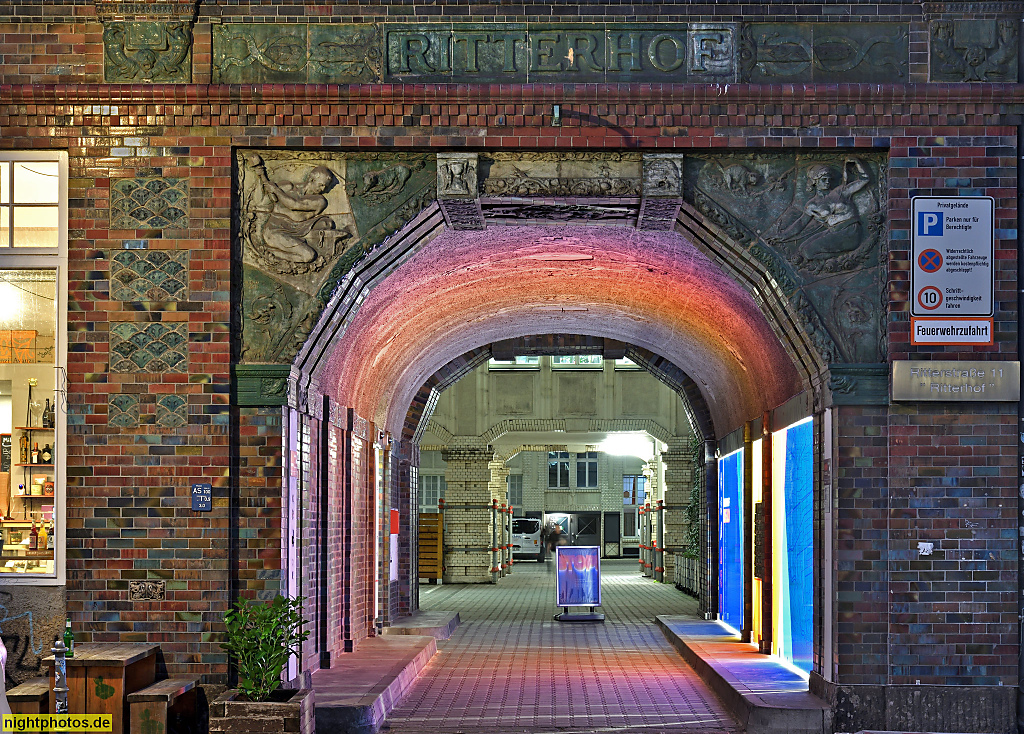 Berlin Kreuzberg Ritterhof Gewerbehof erbaut 1905-1906 vom Architekturbüro Schilbach und Schweitzer für die Scheck'schen Erben mit Glasurklinker-Fassade