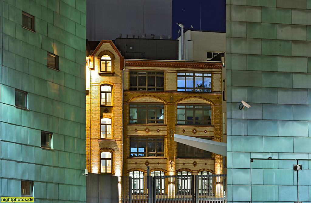 Berlin Kreuzberg Bundesdruckerei gegründet 1879 als Reichsdruckerei. Hofgebäude v Carl Busse 1900-1905. Erweiterungsbauten 1997-1999 v Architekten BHHS & Partner