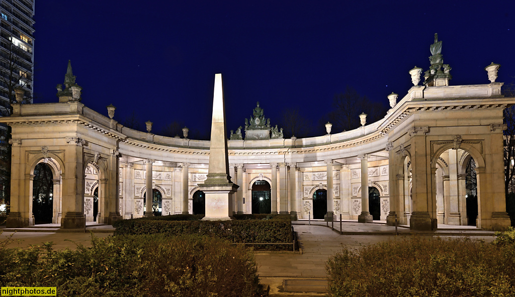 Berlin Mitte Spittelkolonnaden auf dem auf dem Marion-Gräfin-Dönhoff-Platz. Spätbarockes Schmuckbauwerk von Carl Philipp von Gontard erbaut 1776