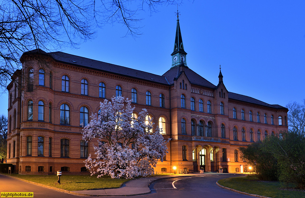 Berlin Lichtenberg Evangelisches Krankenhaus Knigin Elisabeth Herzberge erbaut 1889-1892 von Architekt Hermann Blankenstein als Städtische Irrenanstalt zu Lichtenberg. Haus 22 Hauptgebäude Verwaltung