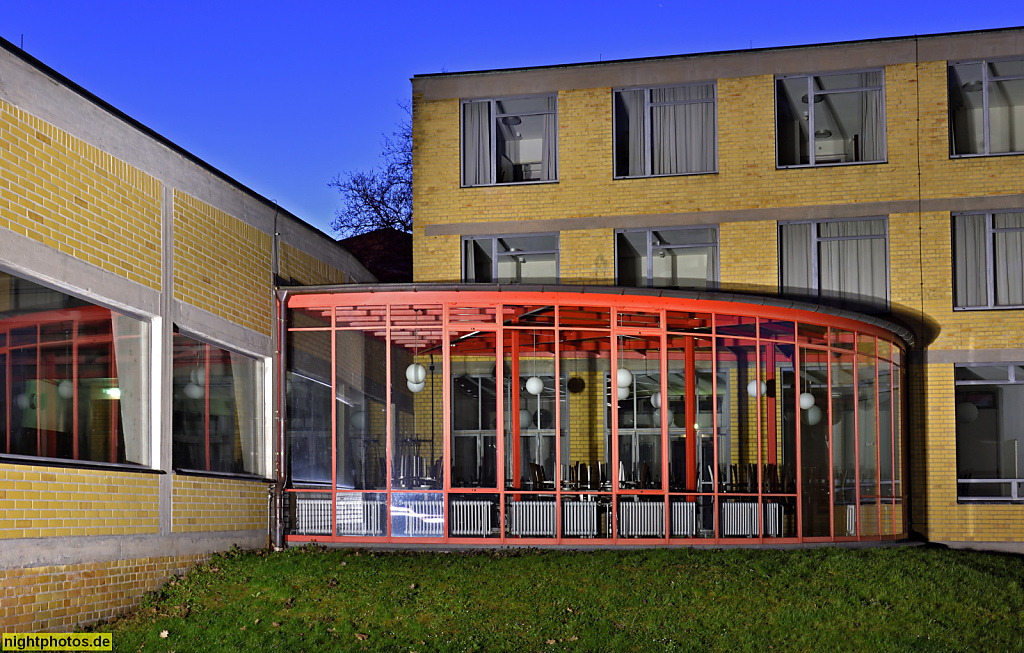 Bernau Schulungsstandort der Handwerkskammer Berlin erbaut 1928-1930 im Bauhaus-Stil als Bundesschule des ADGB von Hannes Meyer und Hans Wittwer. Meyer-Wittwer-Bau mit Kantine