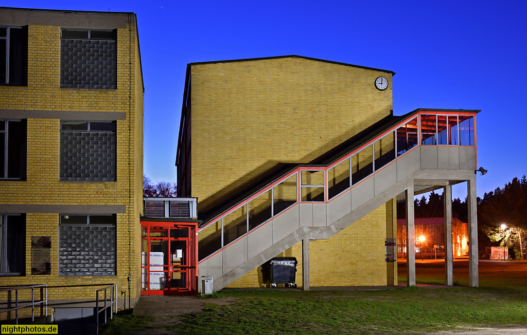 Bernau Schulungsstandort der Handwerkskammer Berlin erbaut 1928-1930 im Bauhaus-Stil als Bundesschule des ADGB von Hannes Meyer und Hans Wittwer. Sporthalle