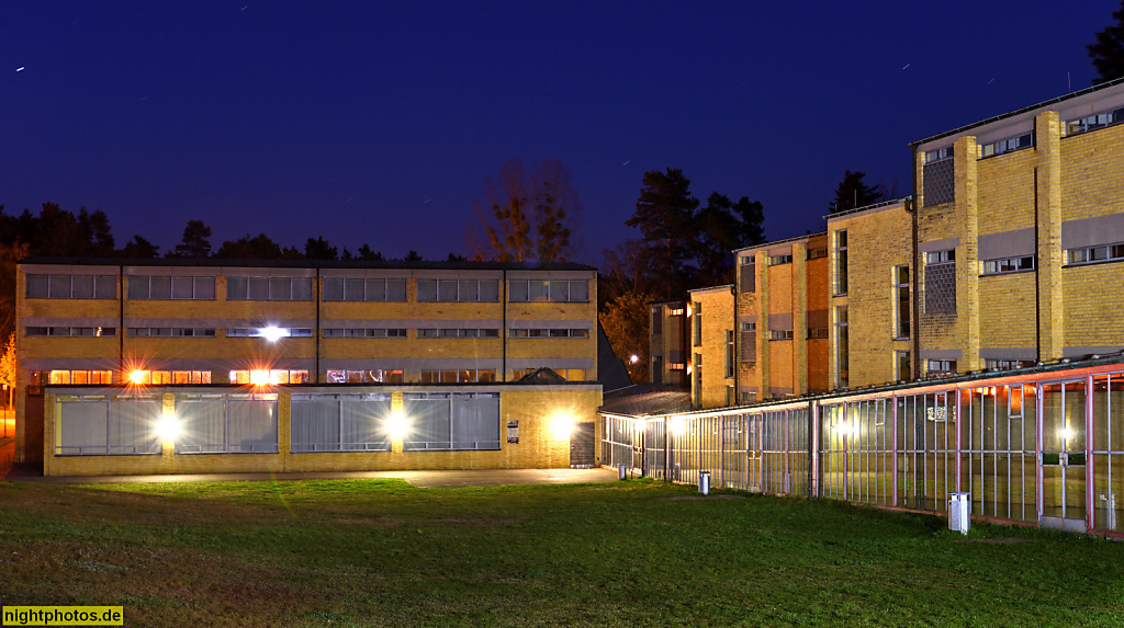 Bernau Schulungsstandort der Handwerkskammer Berlin erbaut 1928-1930 im Bauhaus-Stil als Bundesschule des ADGB von Hannes Meyer und Hans Wittwer. Sporthalle und Wohntrakt