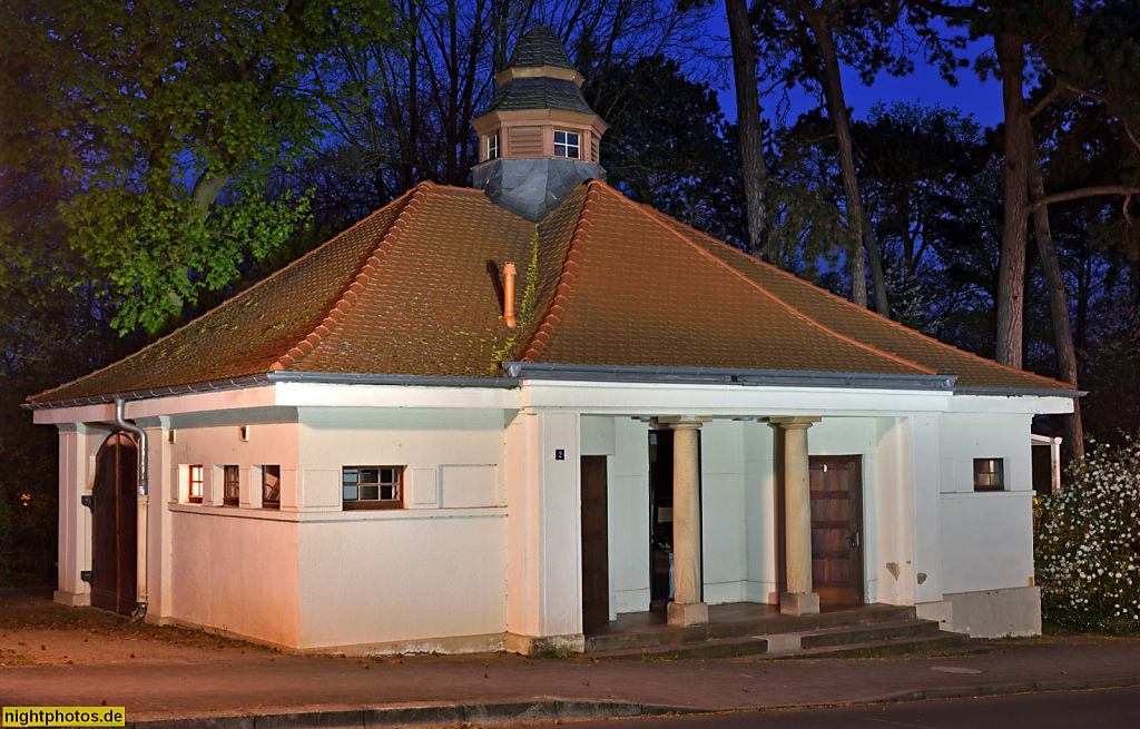 Fulda Hundeshagenpark. Frauencafé. Erbaut als Toilettenhaus