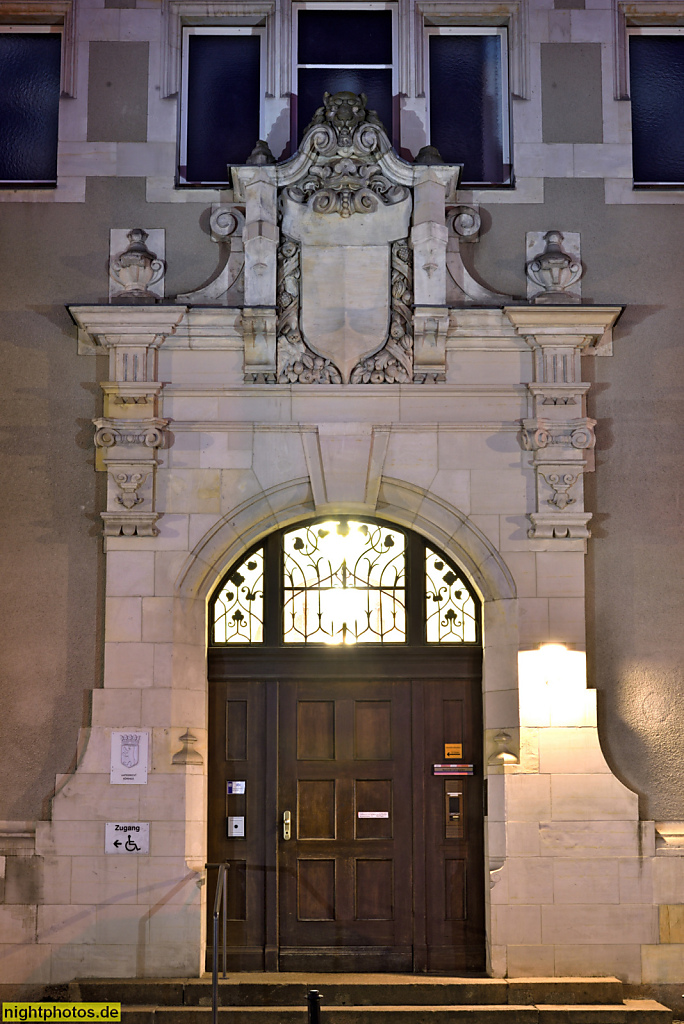 Berlin Köpenick Amtsgericht erbaut 1899-1901 von Architekt Paul Thoemer am Mandrellaplatz. Portal