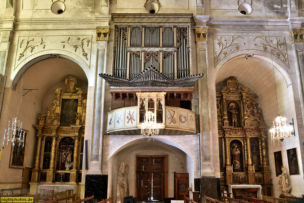 Mallorca Manacor Domikaner Klosterkirche Sant Vicenc de Ferrer erbaut 1597-1617. Orgel mit Hornregister. Seitenkapellen