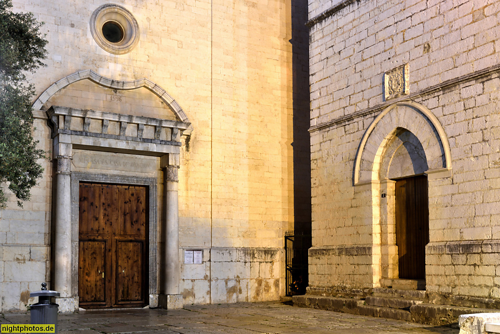 Mallorca Inca Esglesia Santa Maria la Mayor erbaut bis 1893 von Architekt Jaume Blanquer aus mallorquinischem Sandstein am Plaça de Santa Maria la Mayor