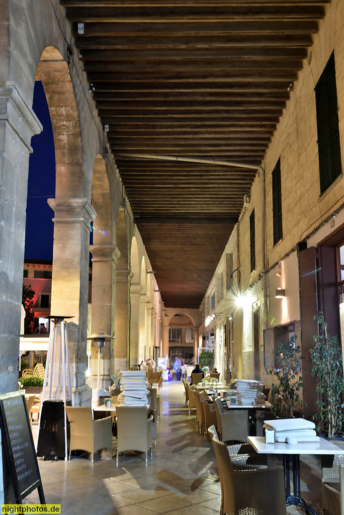 Mallorca Inca Plaça de Santa Maria la Mayor mit Arkaden