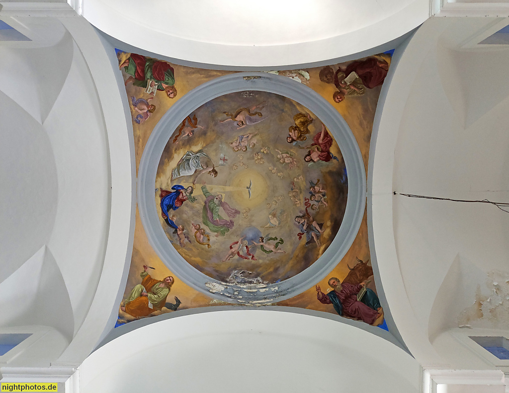Mallorca Arta Ermita de Betlem Kirche erbaut von Joan Rossello. Geweiht 1824. Deckengewölbe mit Deckenmalerei.