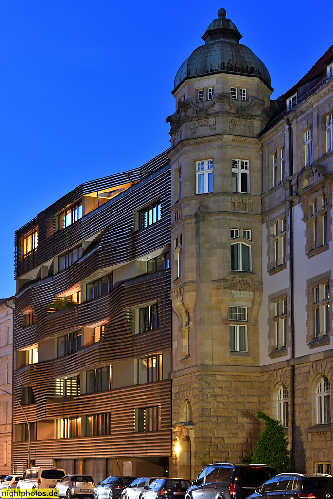 Berlin Kreuzberg Metropolenhaus erbaut 2012-2013 von bfstudio-Architekten mit Lamellenfassade von Dworok Bau-Plan-Consult mbH hinter Europäischem Patentamt in der Alten Jakobstrasse 166-167