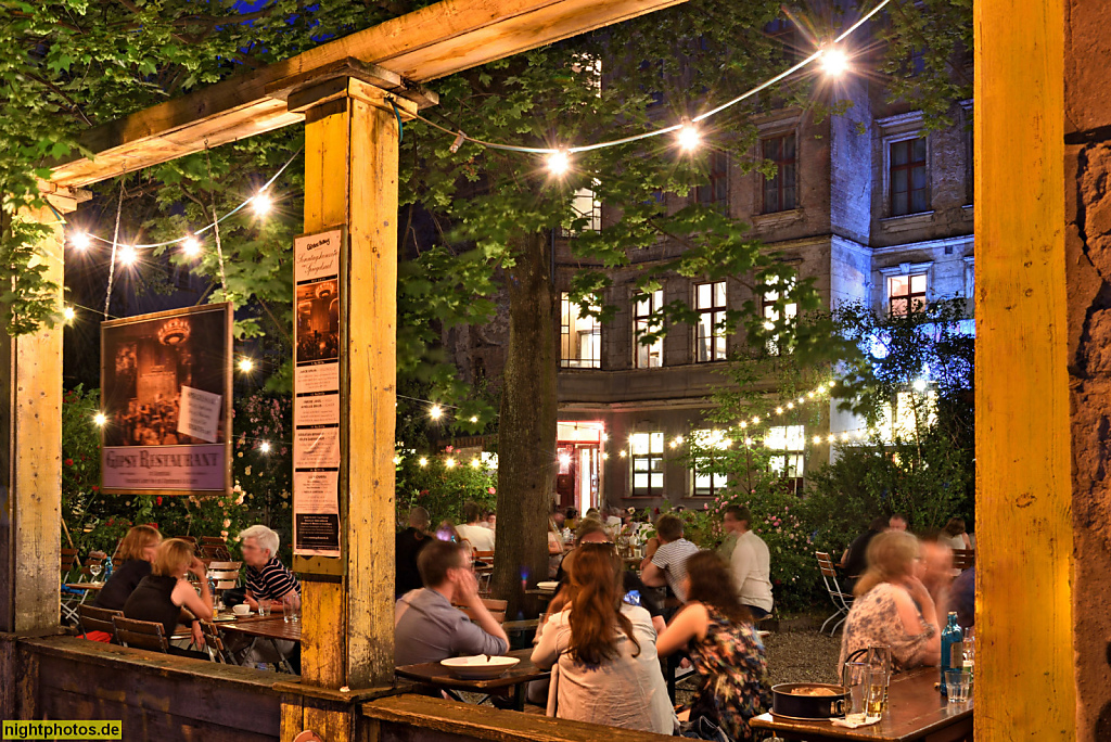 Berlin Mitte Clärchens Ballhaus eröffnet 1913 als Tanzlokal von Fritz Bühler und Clara Bühler in der Auguststrasse 24