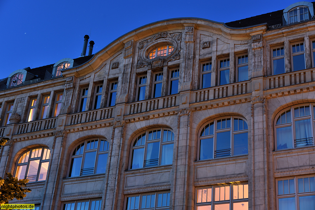 Berlin Kreuzberg Hotel Orania erbaut als Geschäftshaus 1912-1913 von Cremer und Wolffenstein für den Kaufmann Leopold Jacobi am Oranienplatz 17