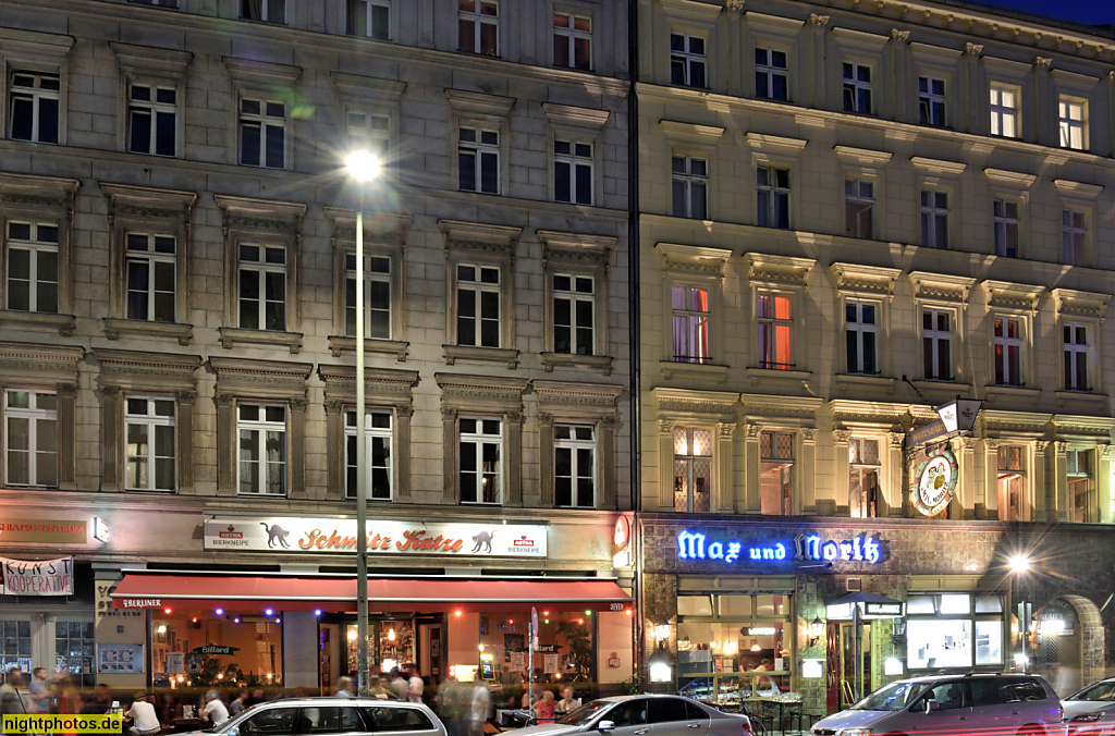 Berlin Kreuzberg Mietshaus Oranienstrasse 162 erbaut 1863 von Richard Rahmer. Lokale 'Schmidts Katze' und 'Max und Moritz'