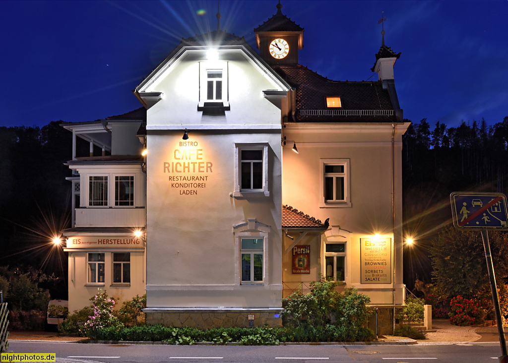 Bad Schandau Ortsteil Schmilka. Appartments Villa Thusnelda mit Cafe Richter. Ehemals von Rudolf Hering betrieben. Erbaut ca 1890 als Grenzschutz-Dienststelle