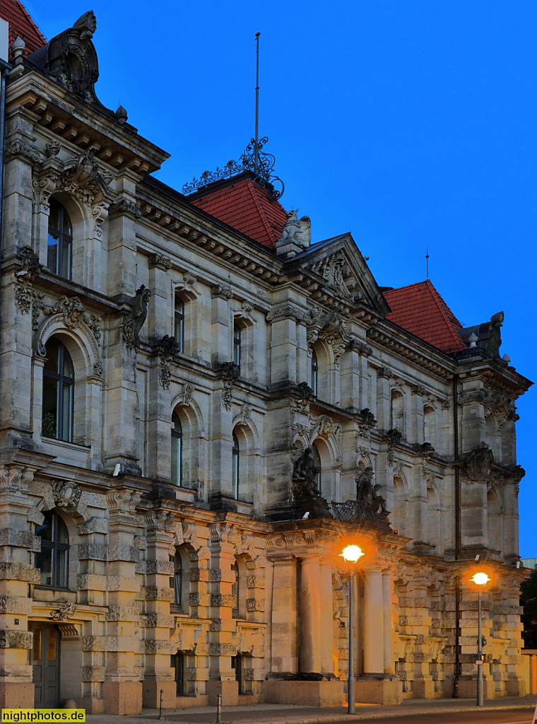 Berlin Mitte Bundestagsbüros. Als Kaiserliches Patentamt erbaut 1887-1891 von August Busse. Zeitweise Sitz der DDR-Generalstaatsanwaltschaft