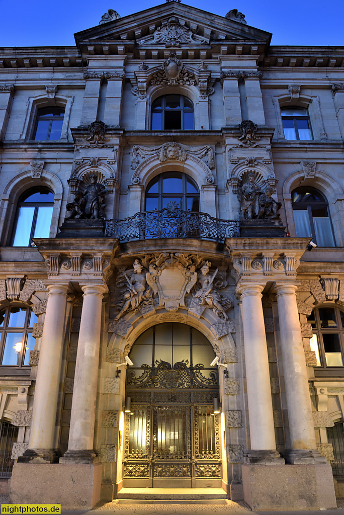 Berlin Mitte Bundestagsbüros. Als Kaiserliches Patentamt erbaut 1887-1891 von August Busse. Zeitweise Sitz der DDR-Generalstaatsanwaltschaft