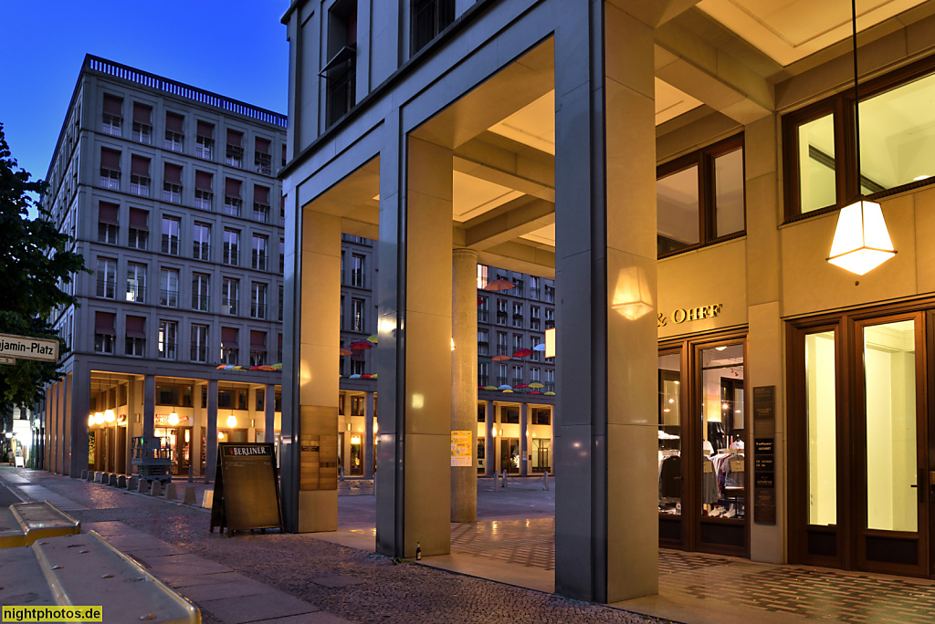 Berlin Charlottenburg Leibniz-Kolonnaden am Walter-Benjamin-Platz erbaut 1997-2000 von Hans Kollhoff