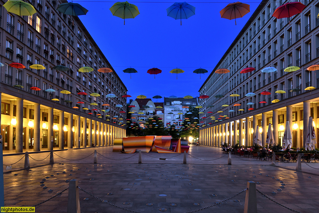 Berlin Charlottenburg Leibniz-Kolonnaden am Walter-Benjamin-Platz erbaut 1997-2000 von Hans Kollhoff