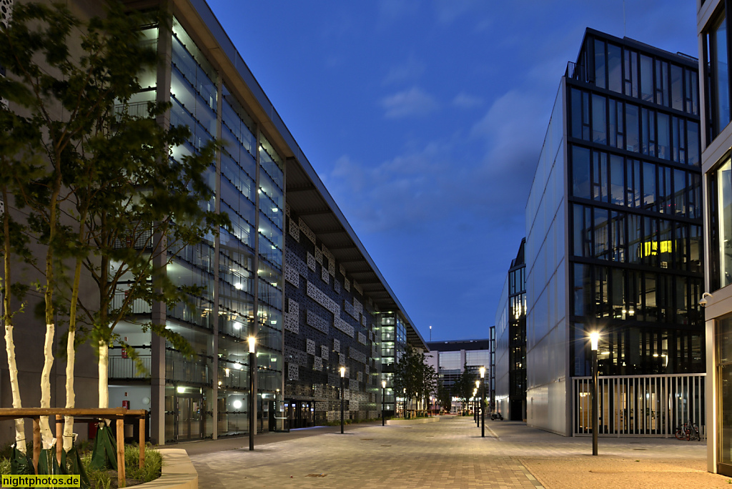 Berlin Friedrichshain Passage am Parkhaus neben Zalando und Mercedes-Benz-Arena