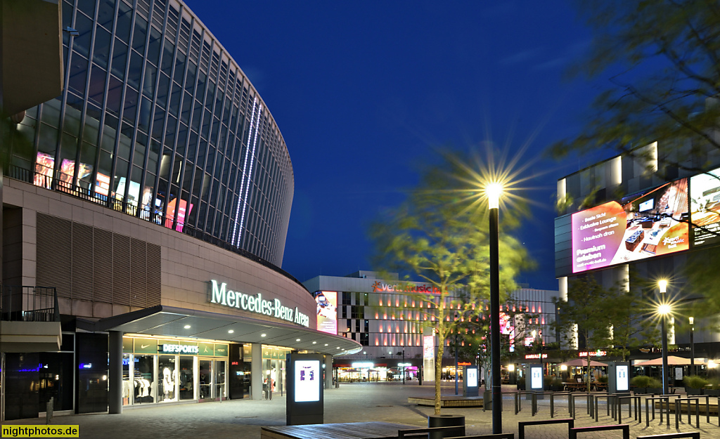 Berlin Friedrichshain Mercedes-Benz Arena erbaut 2006-2008 von JSK Architekten und Verti Music Hall erbaut 2018