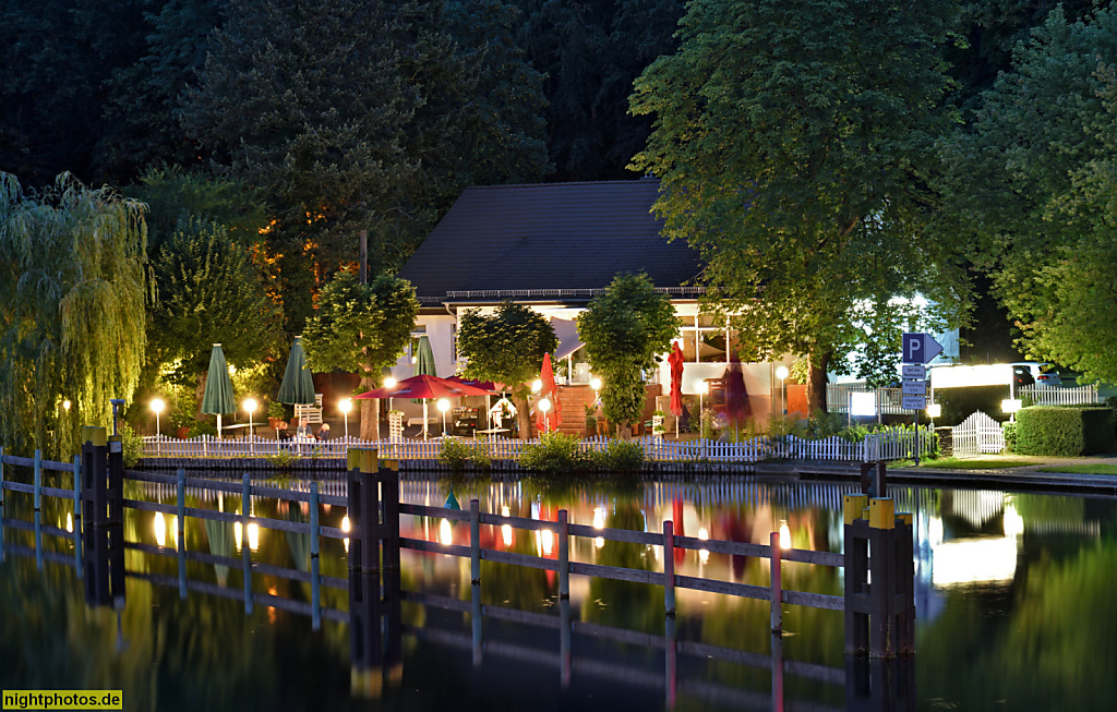 Woltersdorf im Land Brandenburg. Restaurant Liebesquelle am Kalksee