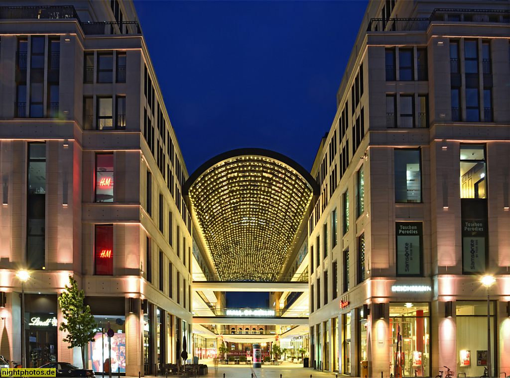 Berlin Mitte Mall of Berlin zwischen Leipziger Platz und Vossstrasse. Erbaut 2012-2014 von Pechtold Architekten und nps tchoban voss