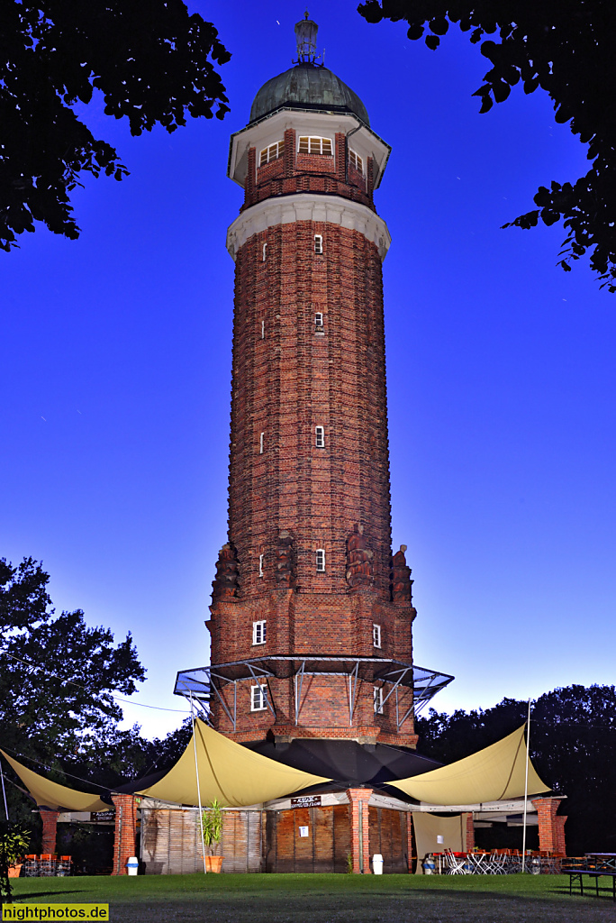Berlin Charlottenburg-Nord Wasserturm mit Café Restaurant im Volkspark Jungfernheide erbaut 1925 von Walter Helmcke für die Parkbewässerung