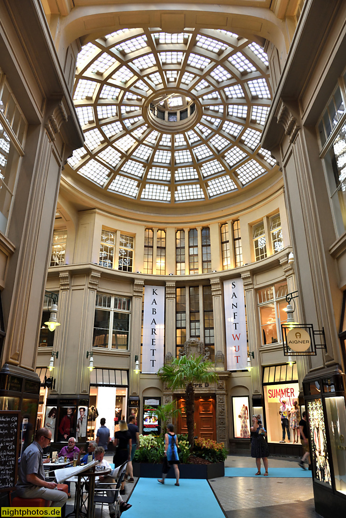 Leipzig Mädlerpassage erbaut 1912-1914 von Theodor Kösser fuer den Kofferfabrikanten Mädler als Passagenmessehaus. Rotunde