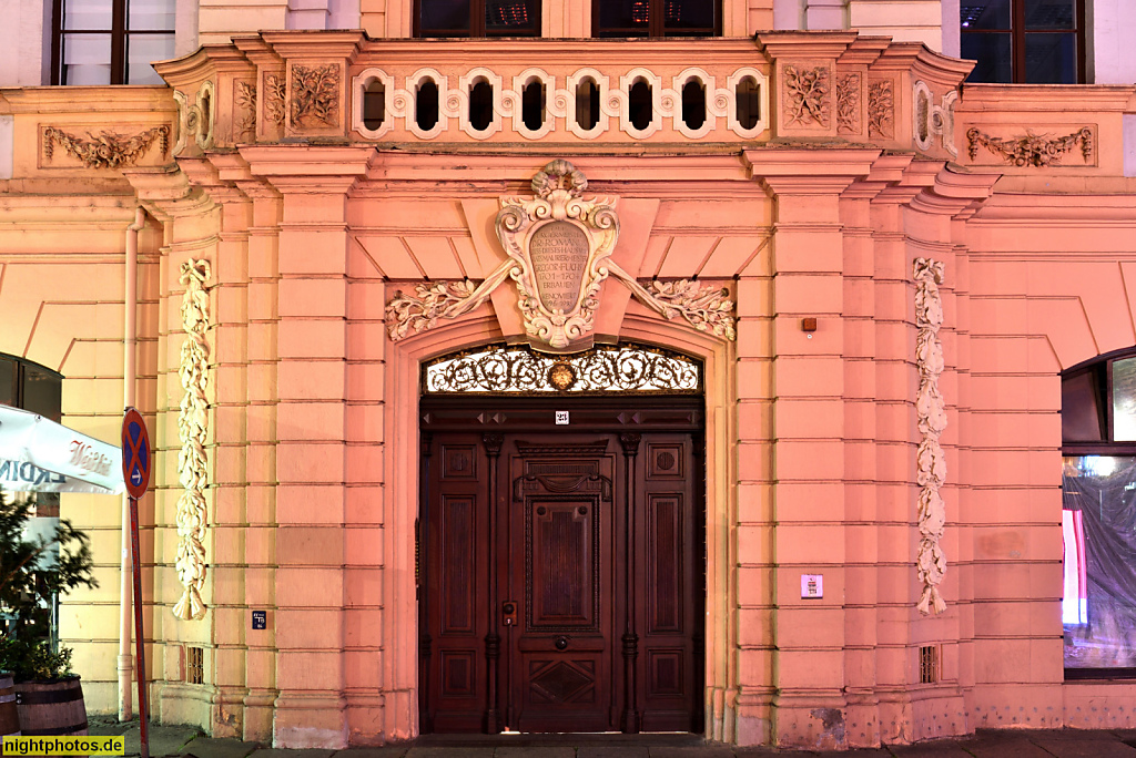 Leipzig Romanushaus erbaut 1701-1704 v Ratsmaurermeister Johann Gregor Fuchs fuer Buergermeister Franz Conrad Romanus. Stadtpalais in Leipziger Barockarchitektur. Portal Katharinenstrasse