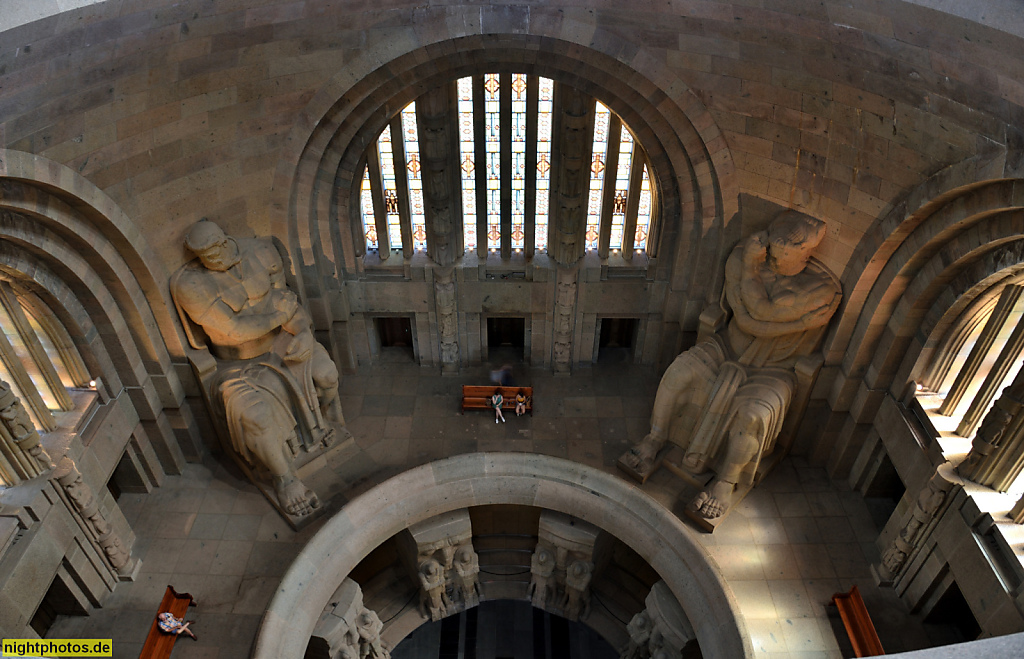 Leipzig Völkerschlachtdenkmal. Erbaut 1898-1912 von Bruno Schmitz für den Deutschen Patrioten-Bund unter Clemens Thieme. Ruhmeshalle. Kolossalsitzfiguren 9,60 m hoch