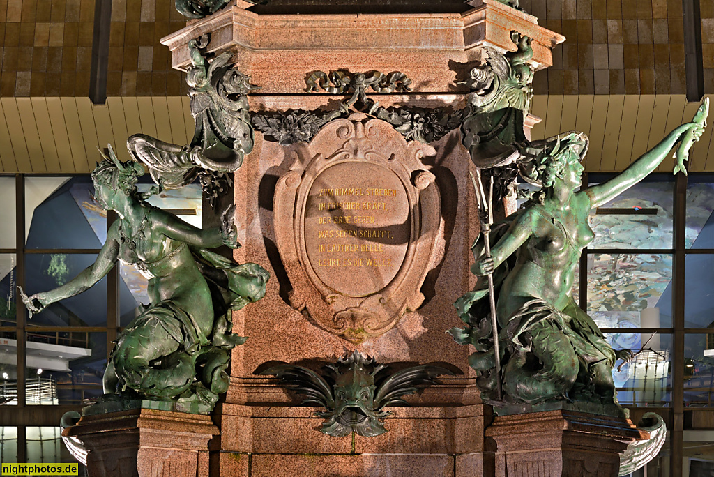 Leipzig Mendebrunnen erschaffen 1886 von Jacob Ungerer mit Figuren der griechischen Mythologie. Restauriert 1997-1998. Nereiden