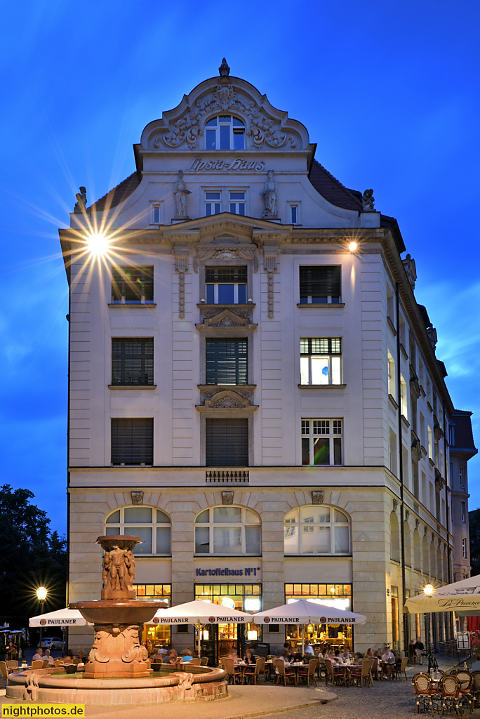 Leipzig Lipsiahaus erbaut 1910 von Wilhelm Becker für Bauherren Johannes Wetzold und Hermann Beyer. Lipsiabrunnen errichtet 1913 von Max Lange. Barfussgässchen 12