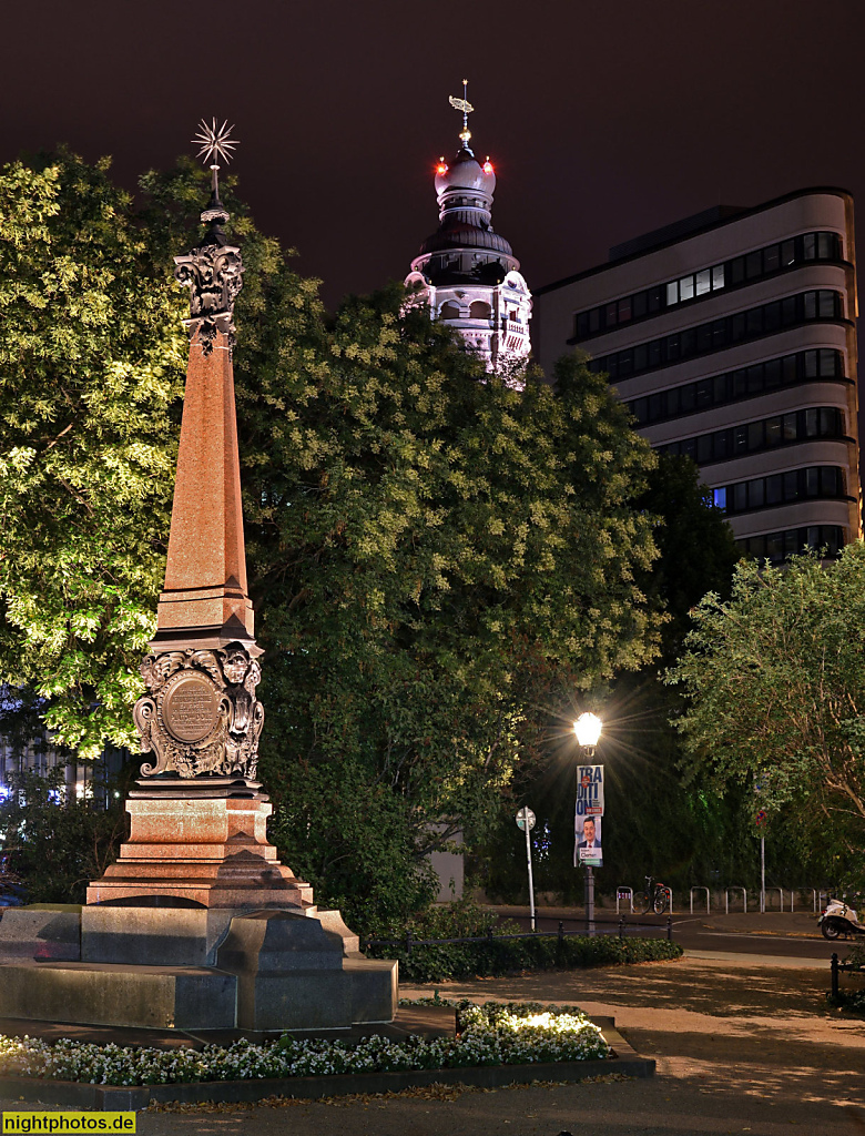 Leipzig Plato-Dolz-Denkmal errichtet 1892 am Promenadenring von Georg Weidenbach zu Ehren der Ersten Direktoren der Ratsfreischule