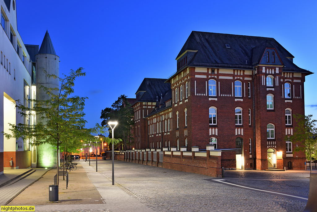 Fulda Hochschule Campus Leipziger Strasse. FB Oecotrophologie Gebäude 40. Erbaut 1899-1901 von August Menken und Fritz Adam als Kaserne des 47. Artillerieregiments. Neugotischer Stil